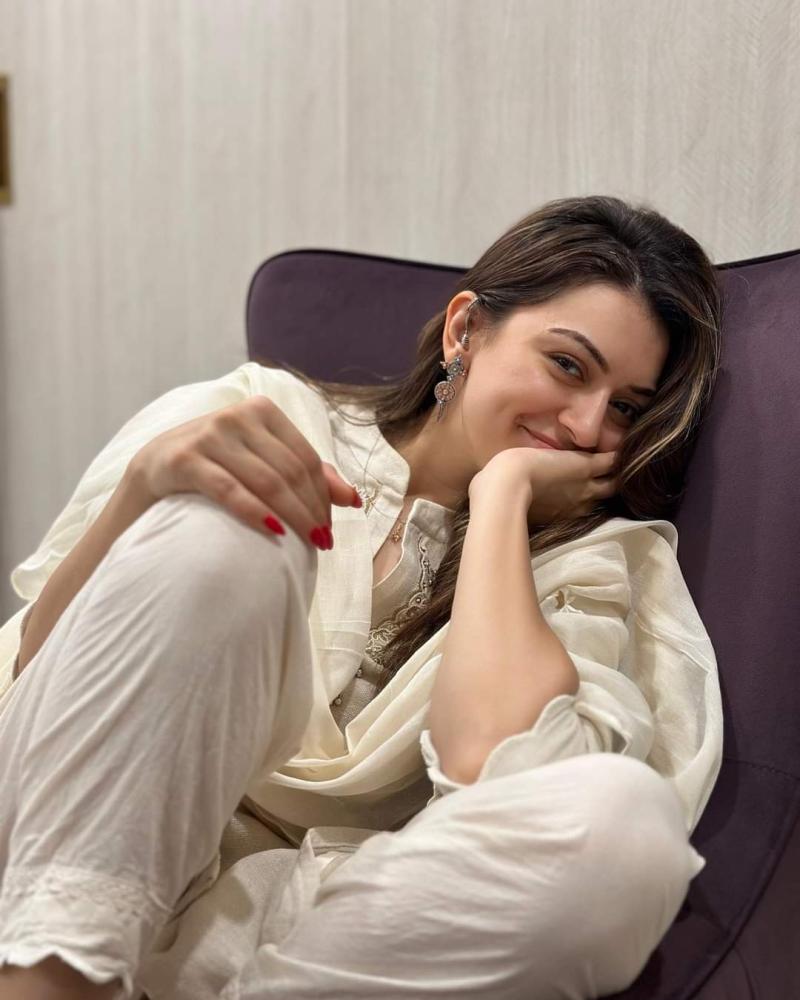 today-actress-glamour-pic-hansika-motwani-keerthi-suresh